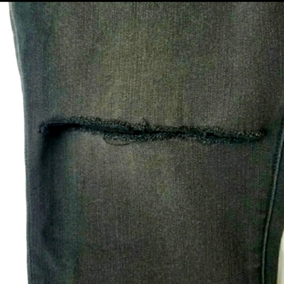 Good American Good Leg Black Wash High Rise curvy distressed Skinny Jeans - Picture 5 of 7